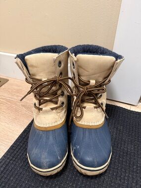 Womens Sorel Navy and Tan Winter Duck Boots Size 8